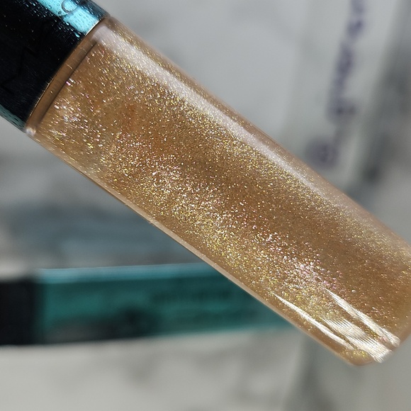 NIB MAC ALLURING AQUATIC LIPGLASS ORIGINAL SHADES FORMULA LARGER SIZE! - Picture 7 of 17